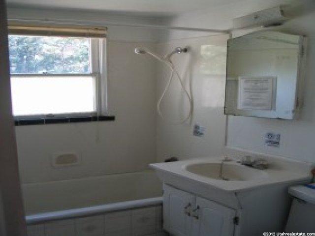 336 Park St, Layton, UT 84041 — photo 9