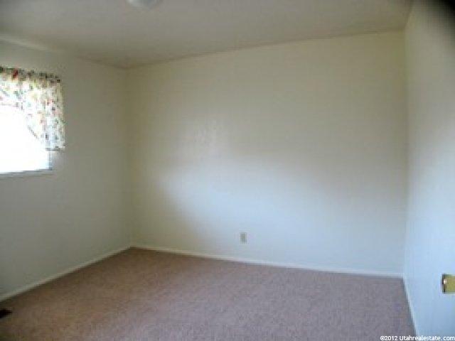 121 W 2100 N, Sunset, UT 84015 — photo 4