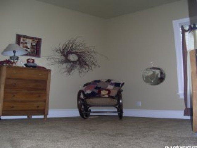 696 W 2400 S, Syracuse, UT 84075 — photo 9