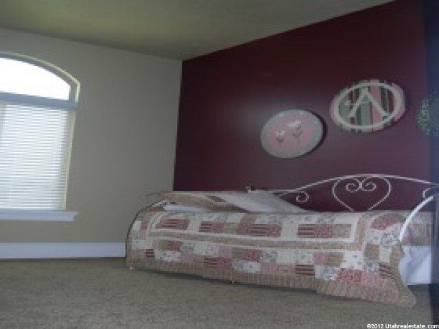 696 W 2400 S, Syracuse, UT 84075 — photo 10
