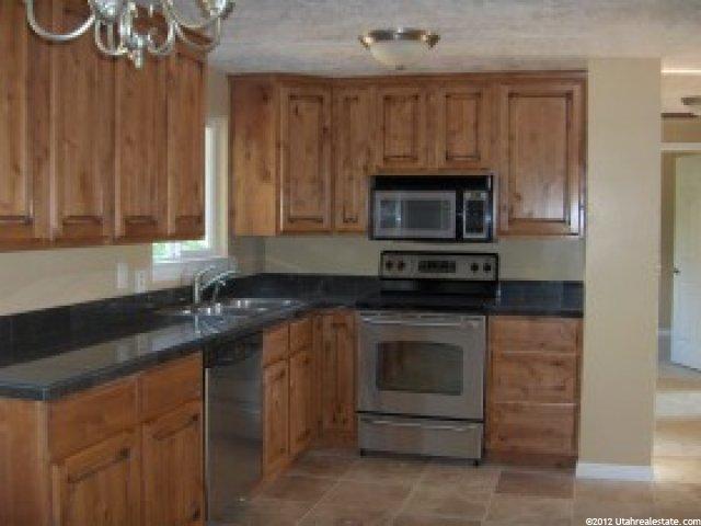 9433 S Electra St E, Sandy, UT 84094 — photo 2