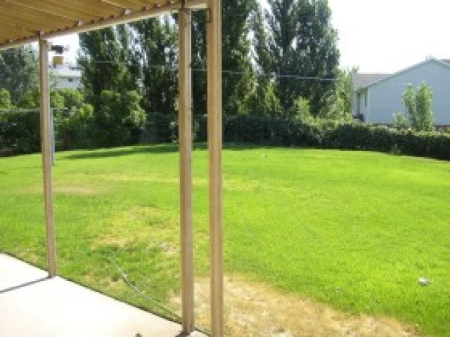 418 Marilyn Dr, Clearfield, UT 84015 — photo 11