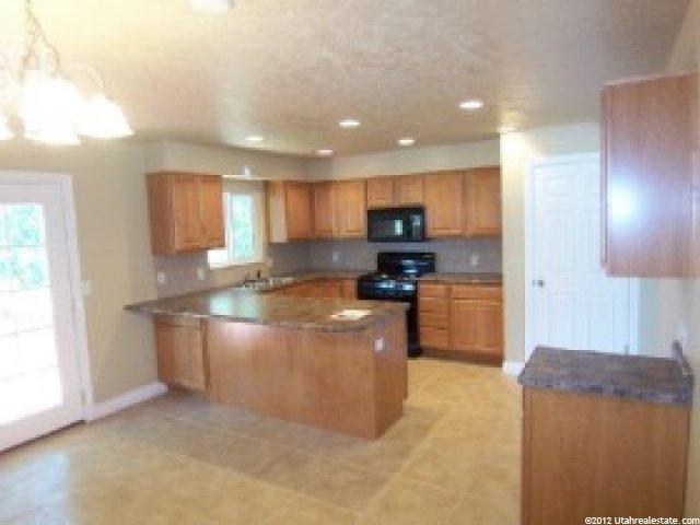 10564 S Weeping Willow Dr E, Sandy, UT 84070 — photo 2