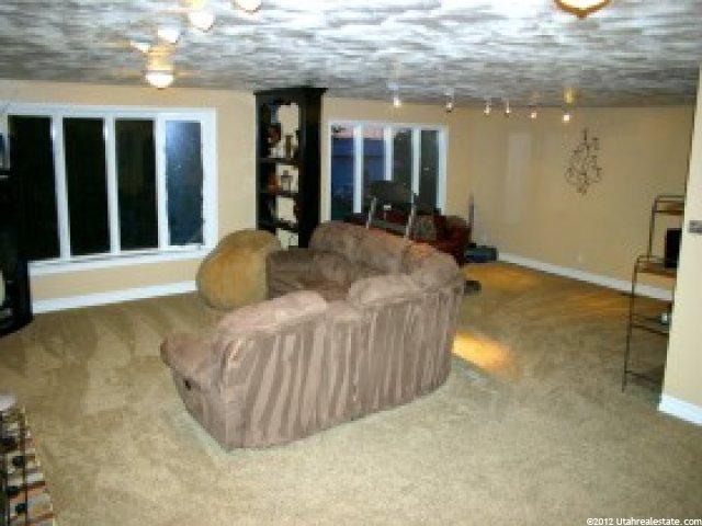 9408 Turnpike Ln, Sandy, UT 84070 — photo 2