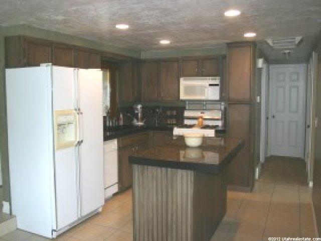 9408 Turnpike Ln, Sandy, UT 84070 — photo 6