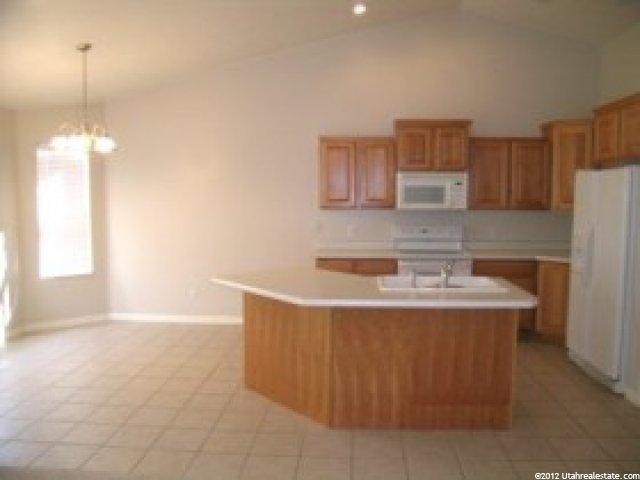 345 N 2450 E #206, St. George, UT 84790 — photo 3