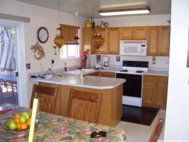 694 N 1260 W, Clinton, UT 84015 — photo 2