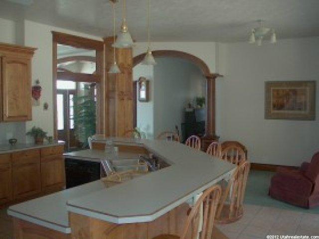 652 N Eastside Dr, Layton, UT 84040 — photo 9