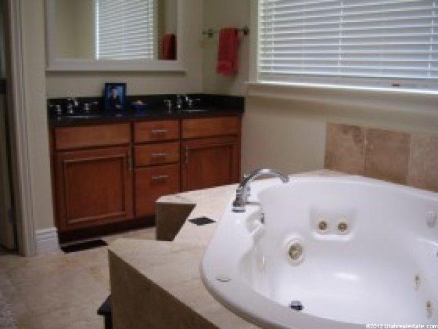 1402 N 900 E, Bountiful, UT 84010 — photo 8