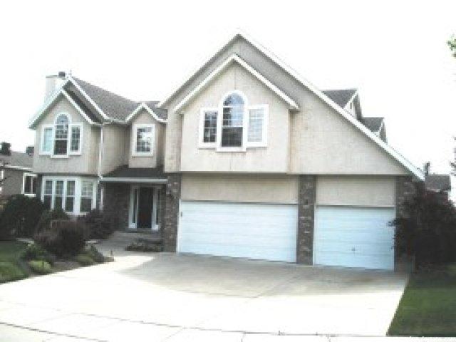 8556 S Mivu Cir E, Sandy, UT 84093 — photo 11