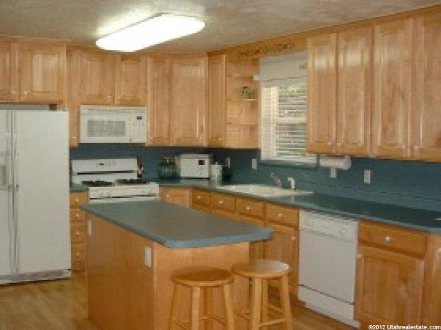 1847 N 725 W, West Bountiful, UT 84087 — photo 2