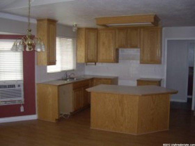 901 W 2525 S, Syracuse, UT 84075 — photo 4