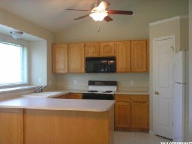 1067 N 60 E, Layton, UT 84041 — photo 3