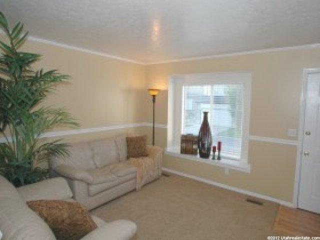 687 W 1900 N, Centerville, UT 84014 — photo 2