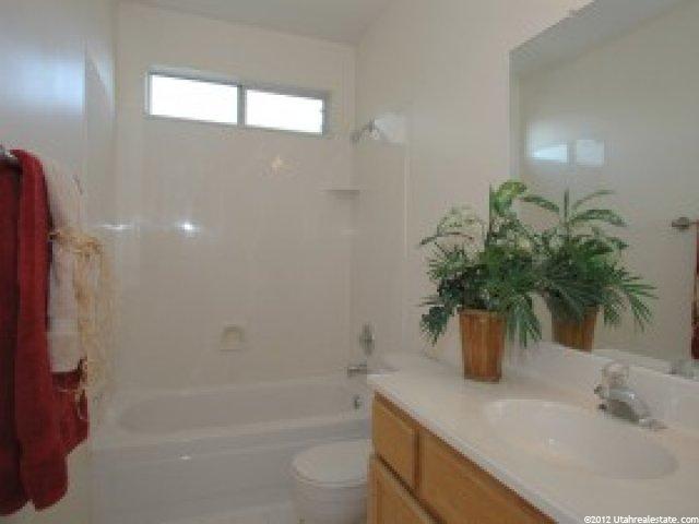 687 W 1900 N, Centerville, UT 84014 — photo 6