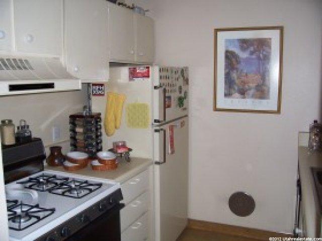 430 E Creekside Cir S #B, Murray, UT 84107 — photo 3