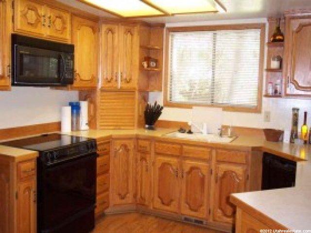 8723 S Little Cloud Rd E, Sandy, UT 84070 — photo 2