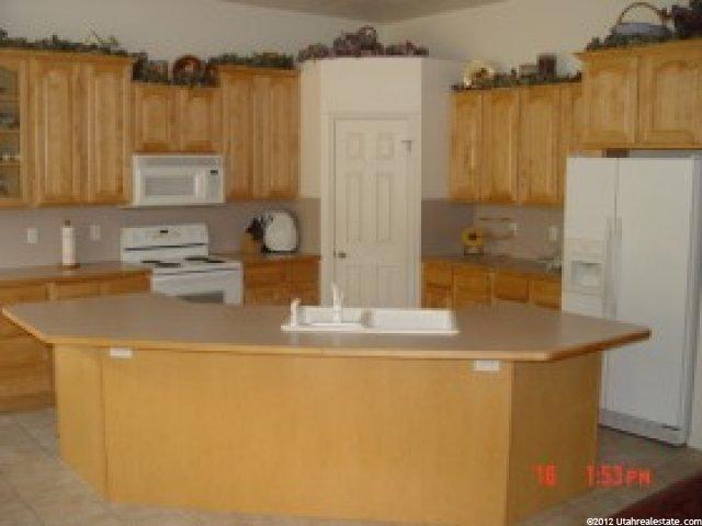 1935 E 2800 N, Layton, UT 84040 — photo 7