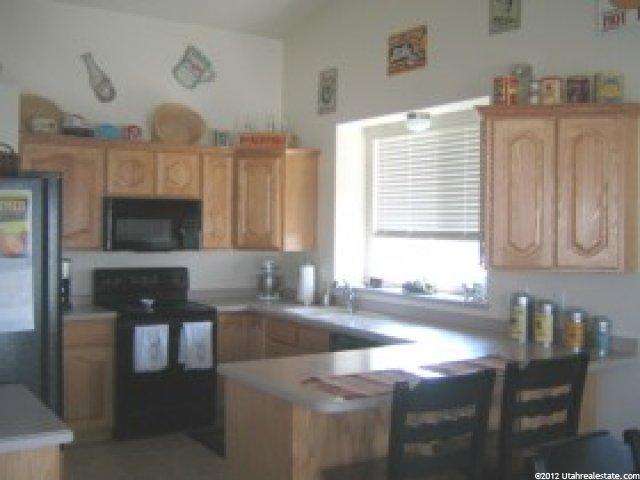 2186 S 350 E, Clearfield, UT 84015 — photo 2