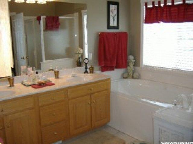 831 Brandon Dr, Kaysville, UT 84037 — photo 7