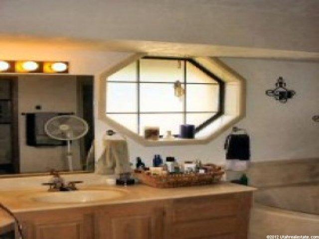 3726 Mulberry Dr, Bloomington, UT 84790 — photo 8