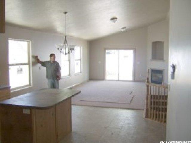 686 Stonne Ln, Kaysville, UT 84037 — photo 2