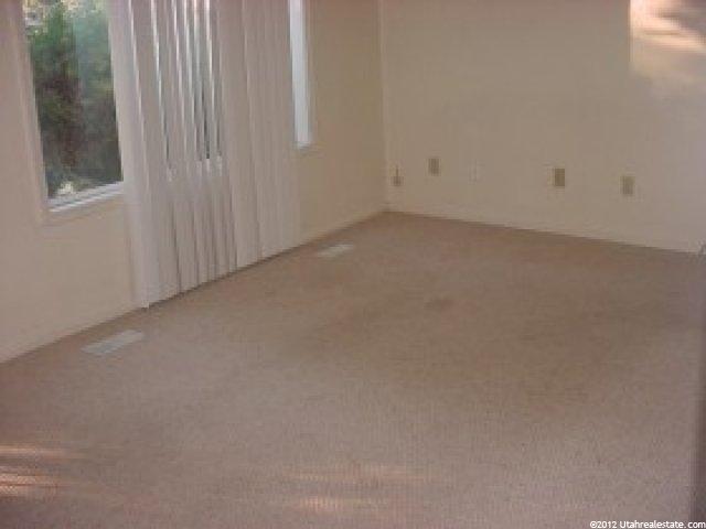 592 Maple St, Clearfield, UT 84015 — photo 2