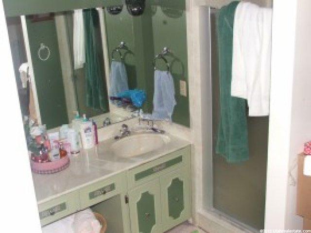 560 N Van Buren Ave, Ogden, UT 84404 — photo 8