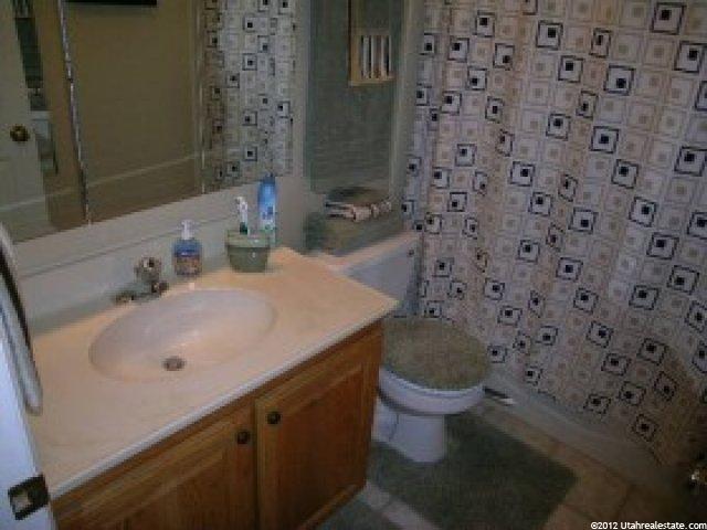 541 W Applewood Dr S, Bountiful, UT 84010 — photo 2