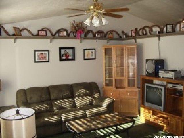 637 N 1360 W, Clinton, UT 84015 — photo 7