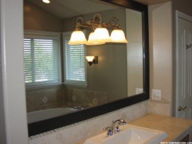 473 W 5650 S, Washington Terrace, UT 84405 — photo 8