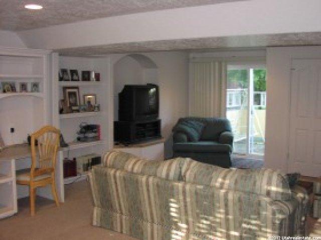 473 W 5650 S, Washington Terrace, UT 84405 — photo 9