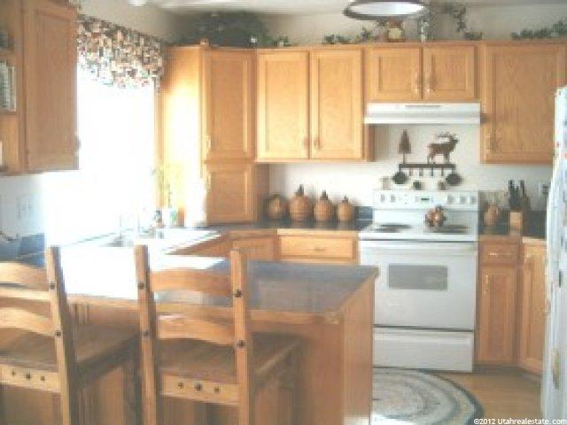 1694 N 2225 W, Clinton, UT 84015 — photo 6
