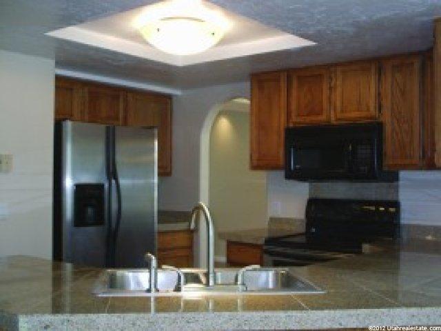 2057 Glacier View Dr, Sandy, UT 84092 — photo 2