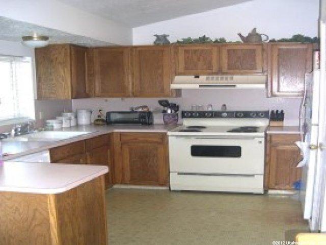 1859 N 285 W, Layton, UT 84041 — photo 4