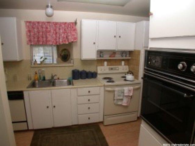 4615 Green Valley Dr, Murray, UT 84107 — photo 3