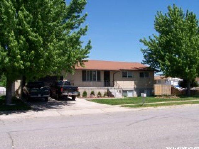 568 W 1460 N, Clinton, UT 84015 — photo 2