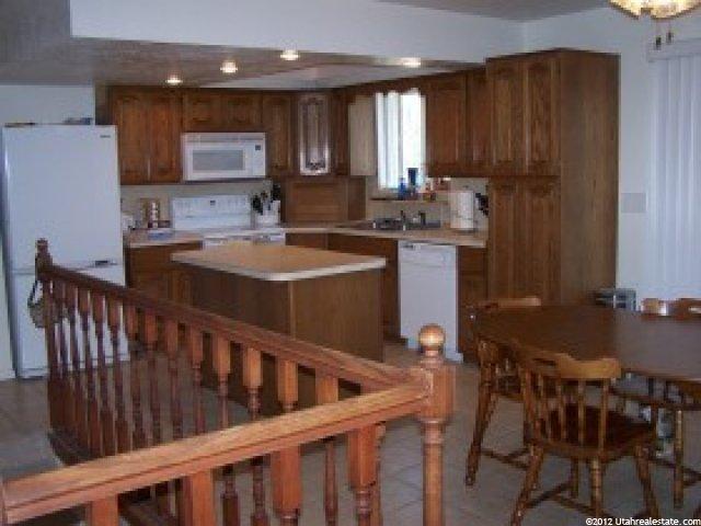 568 W 1460 N, Clinton, UT 84015 — photo 4