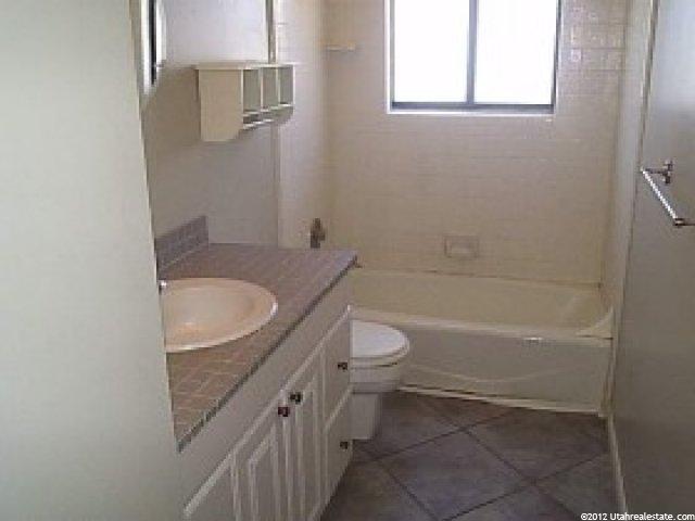 926 S 225 E, Layton, UT 84041 — photo 4