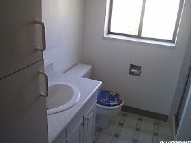 926 S 225 E, Layton, UT 84041 — photo 9