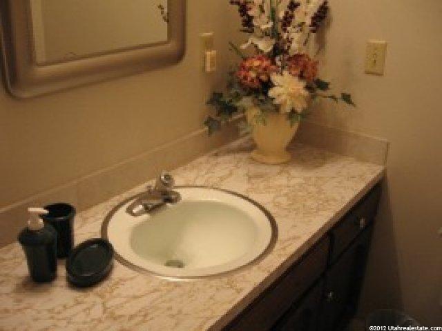 155 S 7000 E, Huntsville, UT 84317 — photo 4