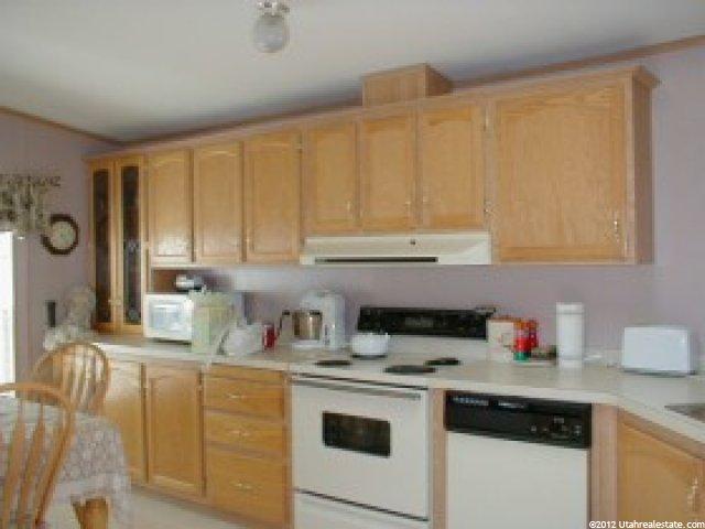 201 E Crusader Dr, Murray, UT 84107 — photo 2