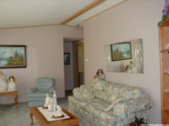 201 E Crusader Dr, Murray, UT 84107 — photo 4