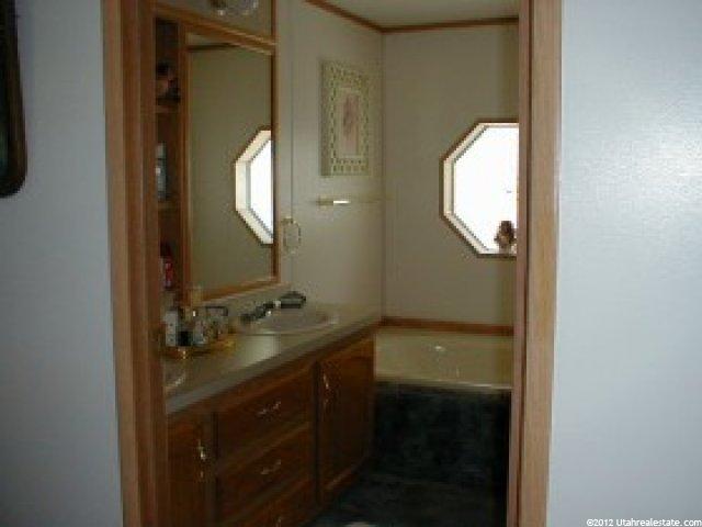 201 E Crusader Dr, Murray, UT 84107 — photo 6