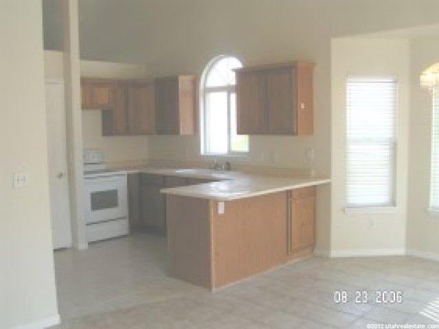 831 Chartres Ave, Sandy, UT 84070 — photo 4