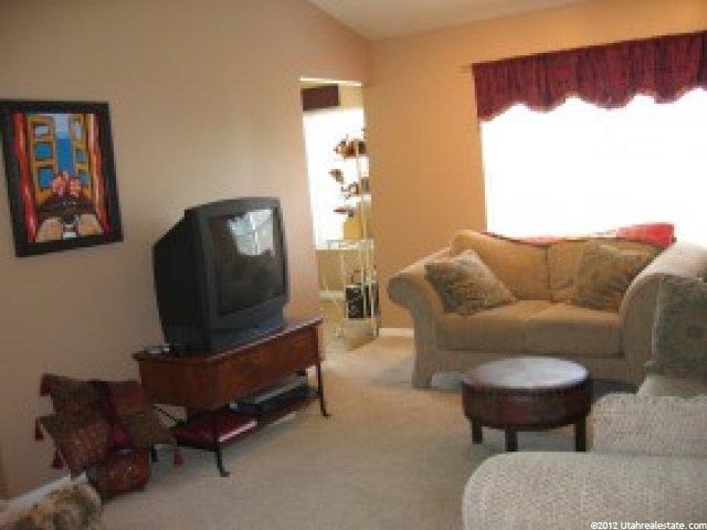 584 E Briarsprings Cir S, Midvale, UT 84047 — photo 11