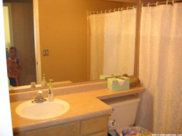 584 E Briarsprings Cir S, Midvale, UT 84047 — photo 9
