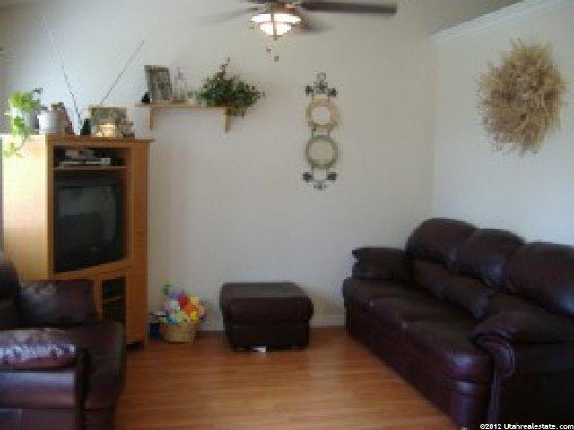 677 W 1960 N, Clinton, UT 84015 — photo 5