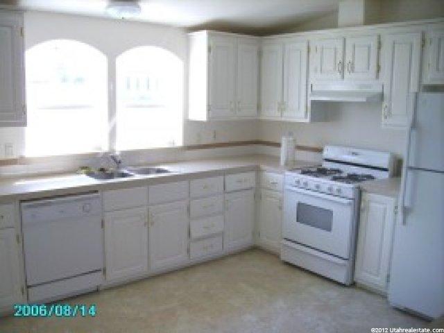 602 S 200 E, Mona, UT 84645 — photo 2