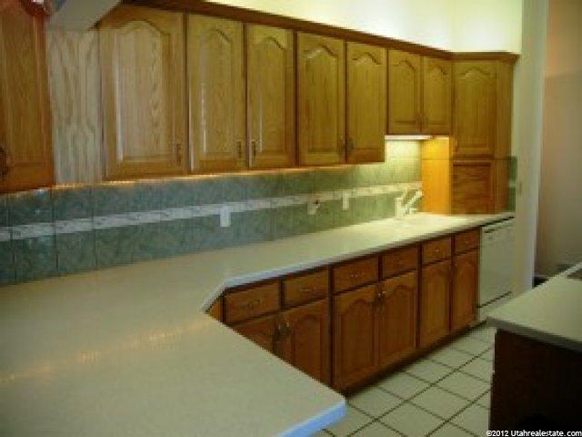 8731 Brian Head Cir, Sandy, UT 84093 — photo 4